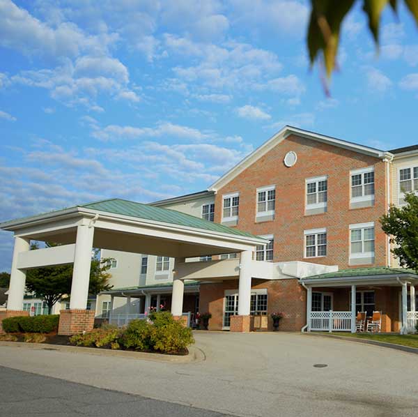 Exterior entrance with covered drive at Lorien Taneytown